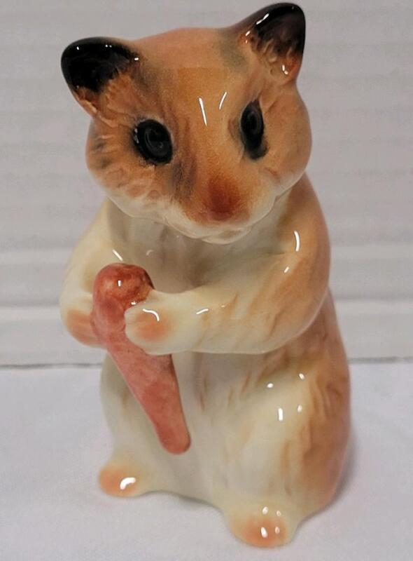 Vintage Goebel Ceramic " Hamster holding a Carrot " 3.5" Figurine .