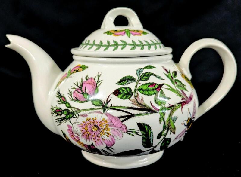 Gorgeous PORTMEIRION The Botanic Garden Teapot White With Floral Bees Butterflies, 6.75" Tall, No Chips or Cracks