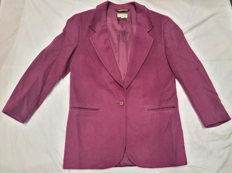 Vintage Ladies 8R L.L. Bean Purple Single Button Coat .