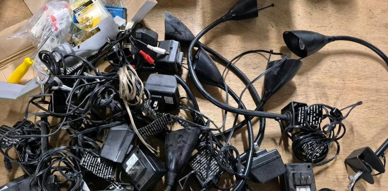 9 Clamp Desk Lamps & Assorted Hardware - Lamps Unverified