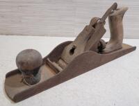 Vintage Wood Planer . Measures 13 ⁷/&sup1;⁶" long with 2" wide blade