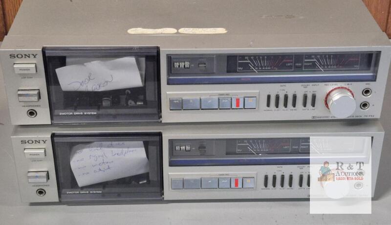 2 Vintage SONY STEREO CASSETTE DECKS MODEL TC-FX2 - Both Power On