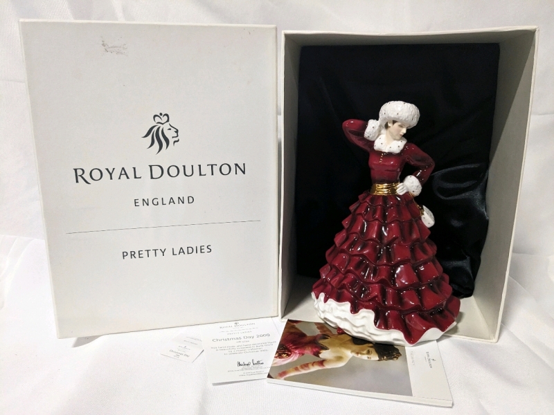 Royal Doulton "Pretty Ladies" Christmas Day 2009 Figurine with Box & Certificate.