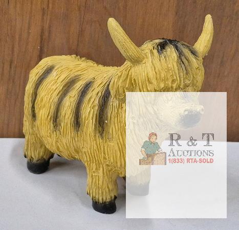 NEW Highland Cow Resin Night Light Decorative Lamp, 6.7" Tall, Plug-In, Yellow/Black, Fur Detail