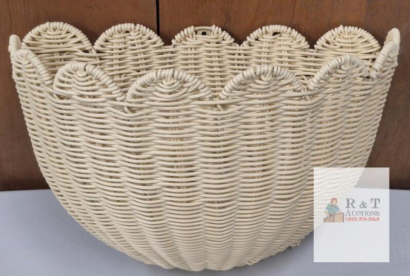 NEW Large 23.5" Scalloped Wicker Wall Basket, Handwoven Rattan, Off-White, Wall Mount Storage Decor