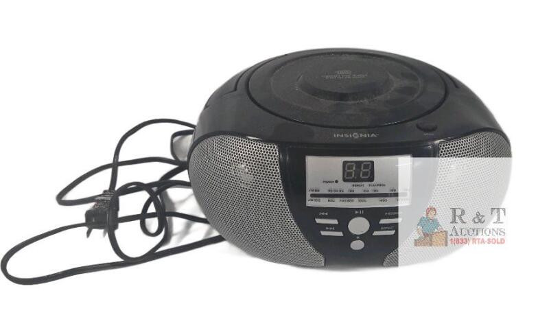 Insignia Portable CD Boombox Radio NS-B4111, AM/FM, Dual Speakers, AC/Battery, Telescopic Antenna-WORKING