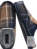 New sz 7 Men's ONCAI Slippers