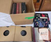 Vintage 78 RPM Record Album Lot: RCA Victor, Columbia, De Luxe &ndash; Glenn Miller, Spivak, Berlin, More