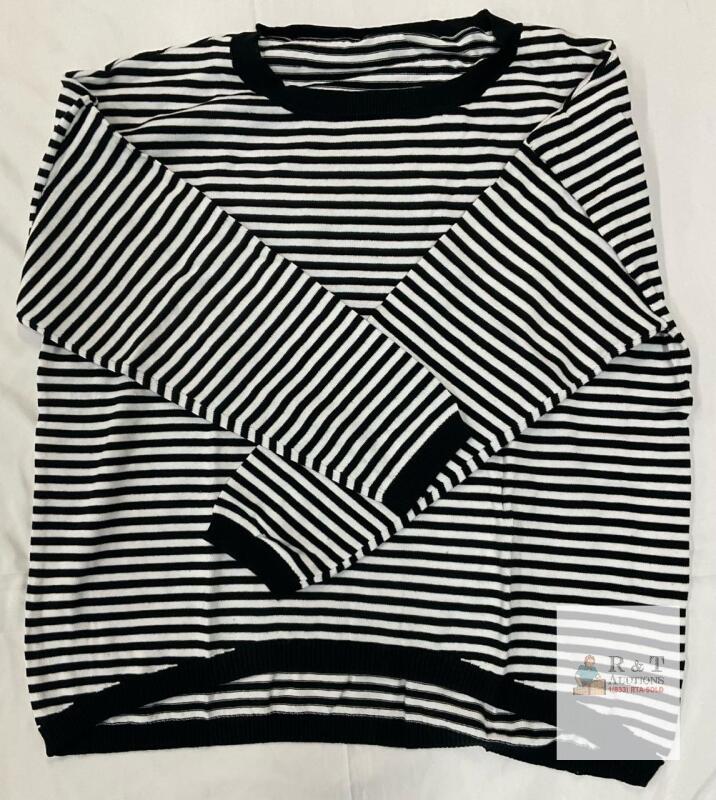 NEW Black White Striped Pullover Women's Sweater, Long Sleeve, Size Large, X0047SUTUD