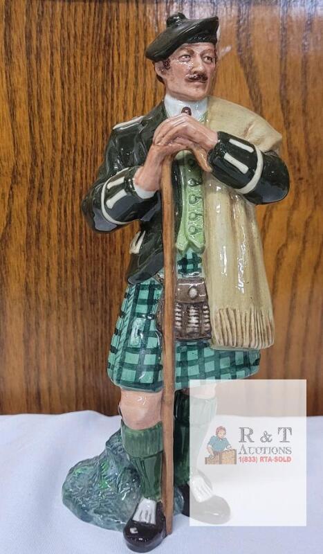 Royal Doulton "The Laird" HN 2361 Porcelain Figurine, 7.25" Tall, 1970, Scottish Highlander