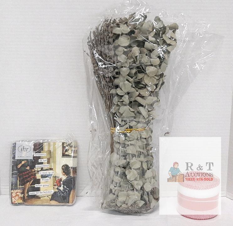 Decor Set: Dried Eucalyptus Bouquet, ihr Holiday Napkins,Red Ribbon X0042PUTDX