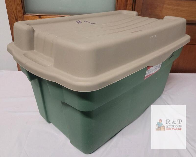 Rubbermaid Roughneck 2644 50-Gallon Hinged Storage Box, 32"x20.2"x17.5", Green/Tan, Made in Canada