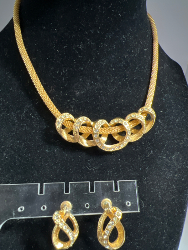 Elegant Mesh Necklace with Rhinestone Rings Matching Earrings