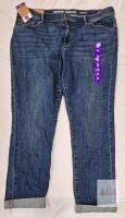 NEW Eddie Bauer Boyfriend Jean Size 14, Two-Way Stretch, Medium Blue Denim, Cuffed Hem