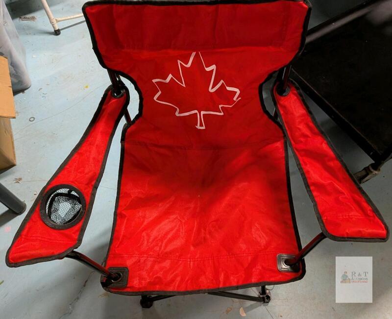 Ozark Trail Deluxe Arm Chair. 32" by 20.5" by 35"