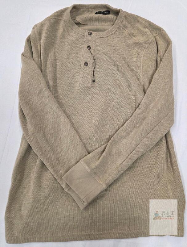 NEW Banana Republic Men's Large Beige Waffle-Knit Long Sleeve Henley Shirt 3-Button Cambodia