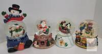 WORKING Disney & Enesco Musical Snow Globe Collection, Sleigh Ride, Santa, Mickey & Minnie, 4 Pieces