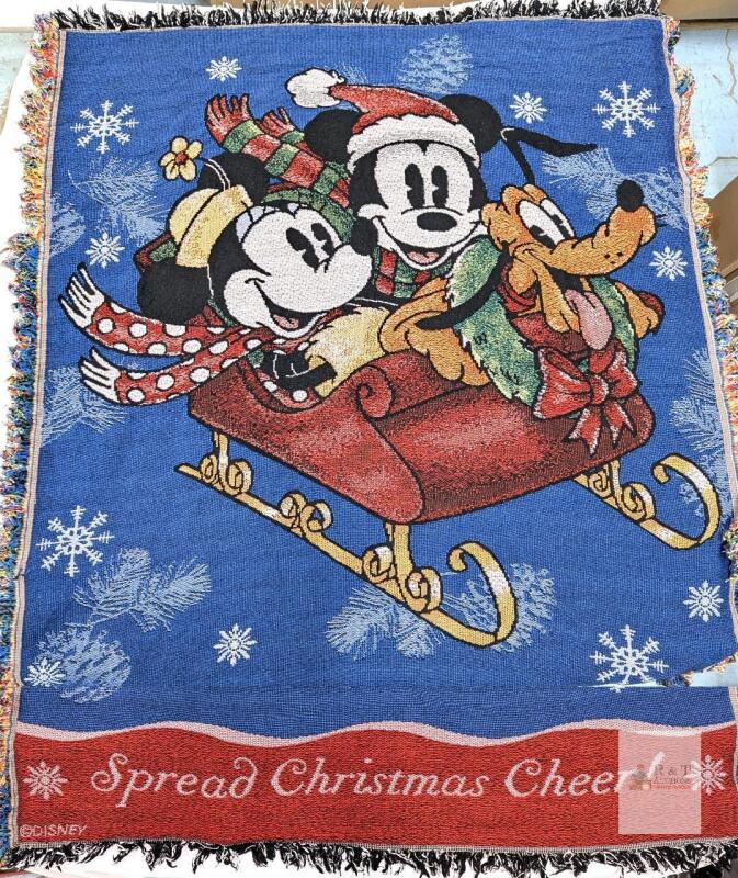 Disney Christmas Throw Blanket 57"x43" Woven Tapestry &ndash; Mickey, Minnie & Pluto Sleigh, &copy;Disney