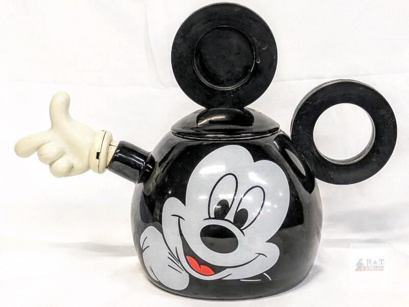 Disney Mickey Mouse Tea Kettle, Enamel-on-Steel, 2 Qt, Collectible Design &ndash; Black/White/Red