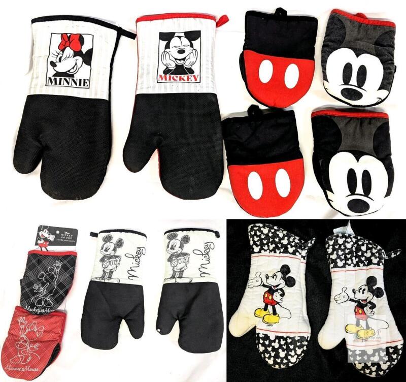 Disney Mickey Mouse & Minnie Mouse Oven Mitts & Pot Holders Set, Assorted Designs,