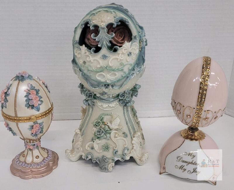 Ardleigh Elliott Porcelain Musical Egg Collection &ndash; Treasured Daughter & My Daughter My Joy, 2004