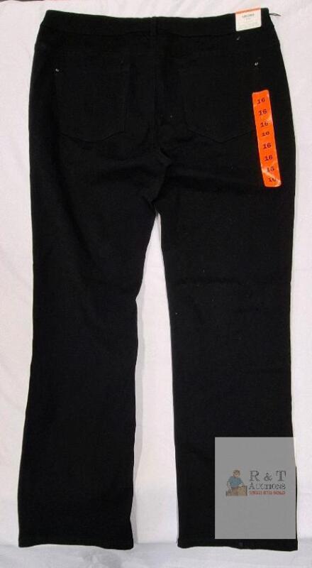 NEW Santana Women&rsquo;s Classic Straight Leg Black Jeans, Size 16, Mid Rise, Tummy Control