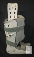 Aircast FP Walker Medium Orthopedic Walking Boot, Rigid Support, Universal Fit, Removable Anterior Shell