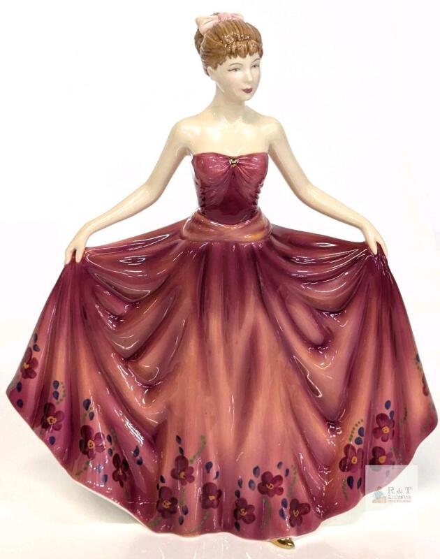Royal Doulton Pretty Ladies Michelle HN4915 Bone China Figurine, 8" Tall, 2006, England
