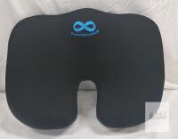 NEW Everlasting Comfort Orthopedic Coccyx Memory Foam Seat Cushion&mdash;Black, 17.5"x14", Removable Cover