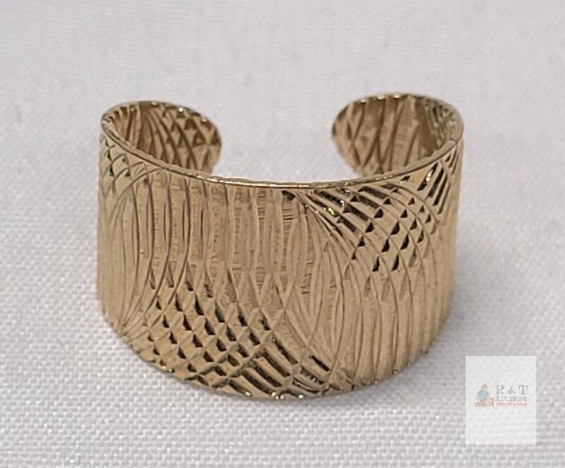 Vintage Women's Cuff Cigar Band Diamond Cut Texture Ring , Size 6 . Unmarked . 2.8 Grams