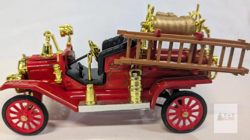 Ford 1914 Model T Fire Engine 1:32 Die-cast Model, Licensed, Red with Ladder & Hose, #05082013