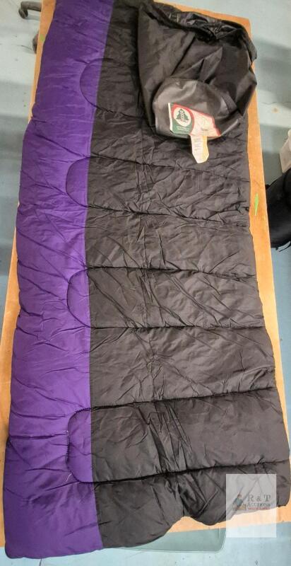 Woods Camper 5 Sleeping Bag, 16&deg;F/-10&deg;C, Hollofil 808, 5 lbs, 82"x34", Canada, Serial NA1951936