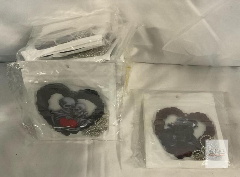 Heart Skeleton Couple Acrylic Keychain, Gothic Love Design, Metal Chain, 3 inch, Rose and Heart