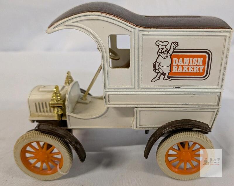 Ertl Replica 1905 Ford Delivery Bank, Danish Bakery, Die-cast, 1:25 Scale, #30817, USA Made