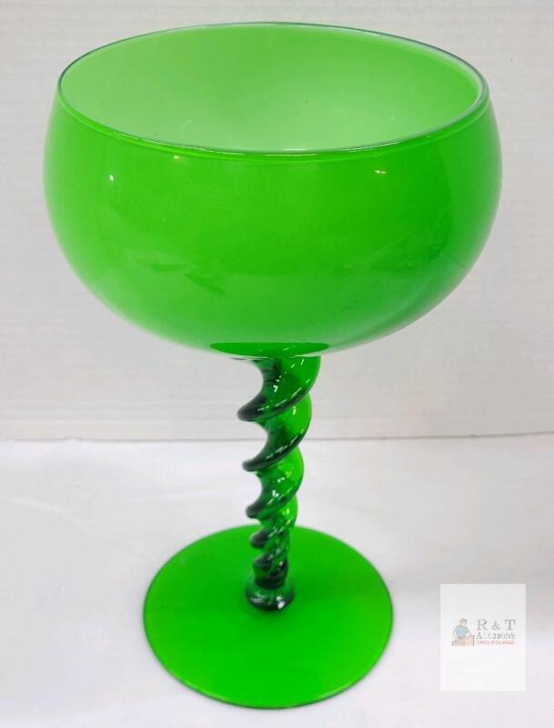 Bright Green Twisted Stem Glass Goblet, 9" Tall, Oversized Decorative Chalice, 18-24oz Capacity