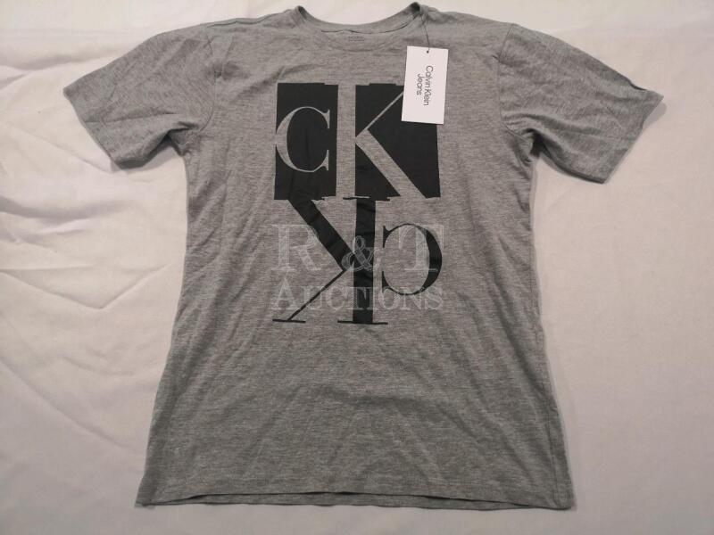New Youth Calvin Klein T-shirt sz Medium (10/12)