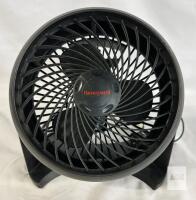 Honeywell Table Fan, 9-Inch Blade, 3-Speed, Manual Tilt, Black, Compact Electric, Model HT-900 Series WORKING