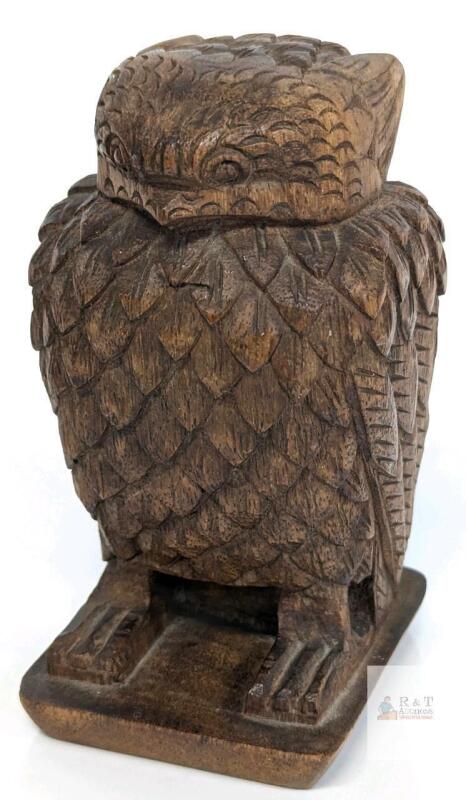 Hand-Carved Wooden Owl Figurine, Folk Art Style, 5-inch Tall, Detailed Feather Pattern, Decorative Statue