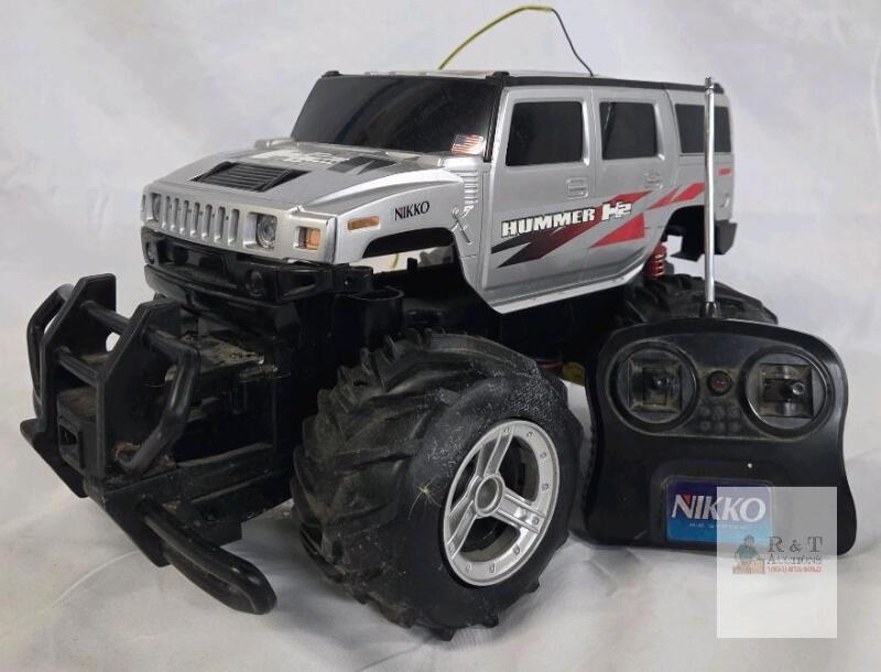 Nikko Hummer H2 1:10 Scale RC Monster Truck 27MHz Model 94241A0C with Controller Silver