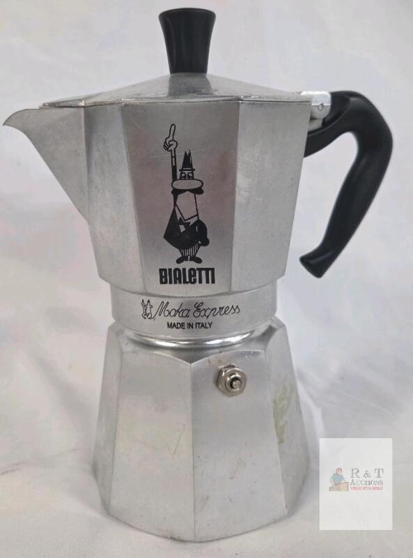 Bialetti Moka Express Aluminum Stovetop Coffee Maker, 6 Cup, Made in Italy