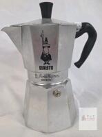 Bialetti Moka Express Aluminum Stovetop Coffee Maker, 6 Cup, Made in Italy
