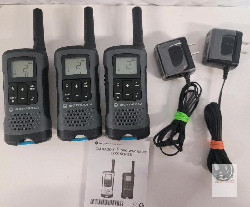 Motorola Talkabout T200 Series Two-Way Radios (3-Pack) with 2 Chargers & Manual, 22 Channels
