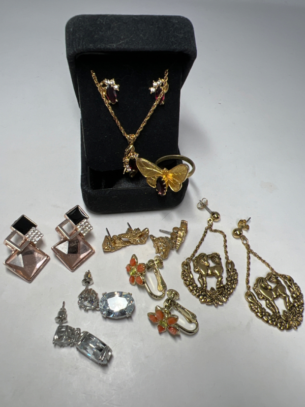 Vogue Butterfly Ring Earrings Boxed Necklace Set