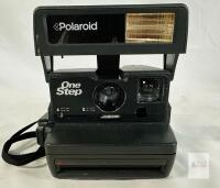 Polaroid OneStep 600 Instant Film Camera, Built-in Flash, UK Made, Serial# C8Z B0AQW VD DA
