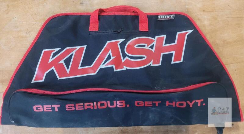 Hoyt Klash Compound Bow Case &ndash; Fits Up To 36" Bows, Black/Red, Soft Padded, Dual Handles