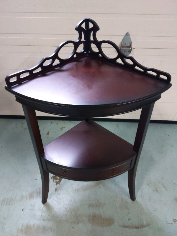 Bombay Company Corner Accent Table