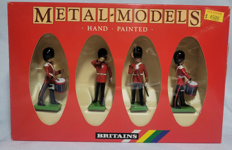 Britians ' Scots Guards Drum and Bugle Set ' Hand Painted Metal Miniatures