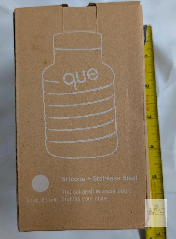 que Collapsible Water Bottle 20 oz Silicone & Stainless Steel, BPA-Free, Dishwasher Safe