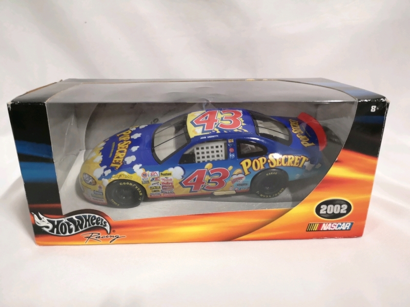 New Hot Wheels Racing Discast Nascar 2002 Car - Pop Secret 55136