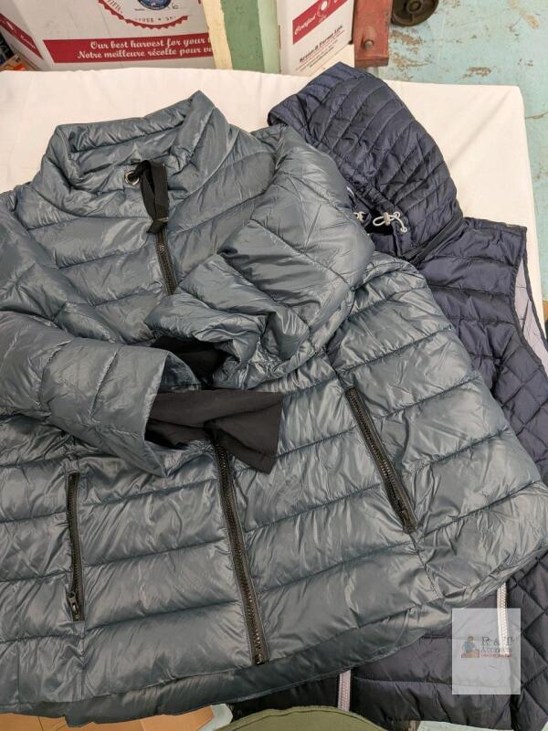 2 New Women's Puff Jackets. 2x-3x